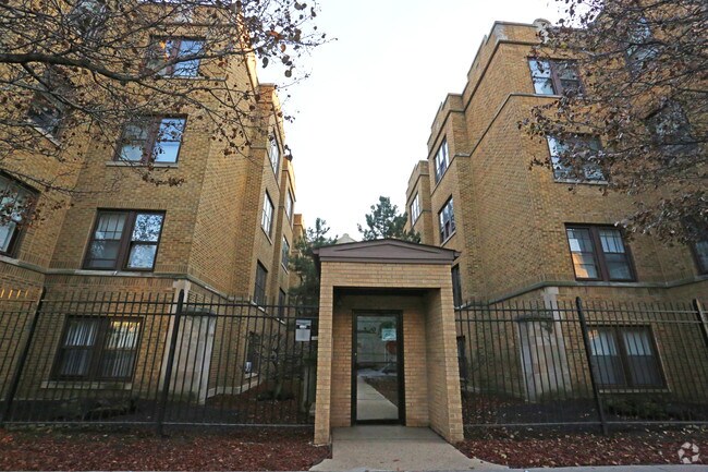 1331 W Addison St - 1331-41 W. Addison