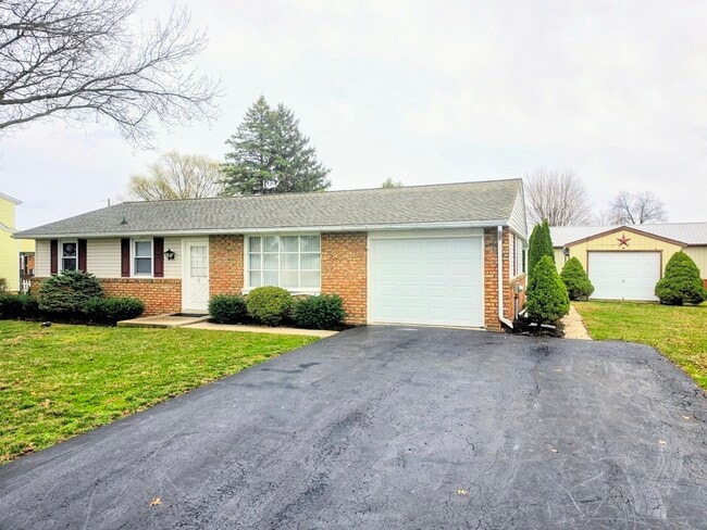 Photo - 2 Colonial Ave