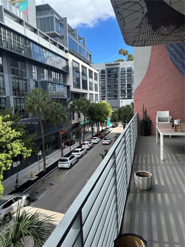 Photo - 250 NW 24th St Unidad 3C