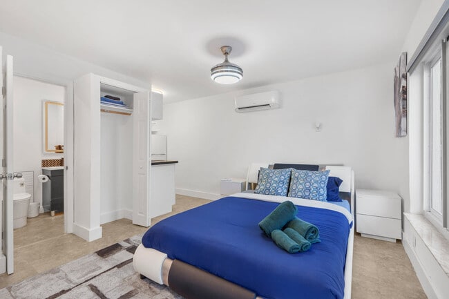 Photo - 2425 NE 25th Pl Unidad ID1018204P