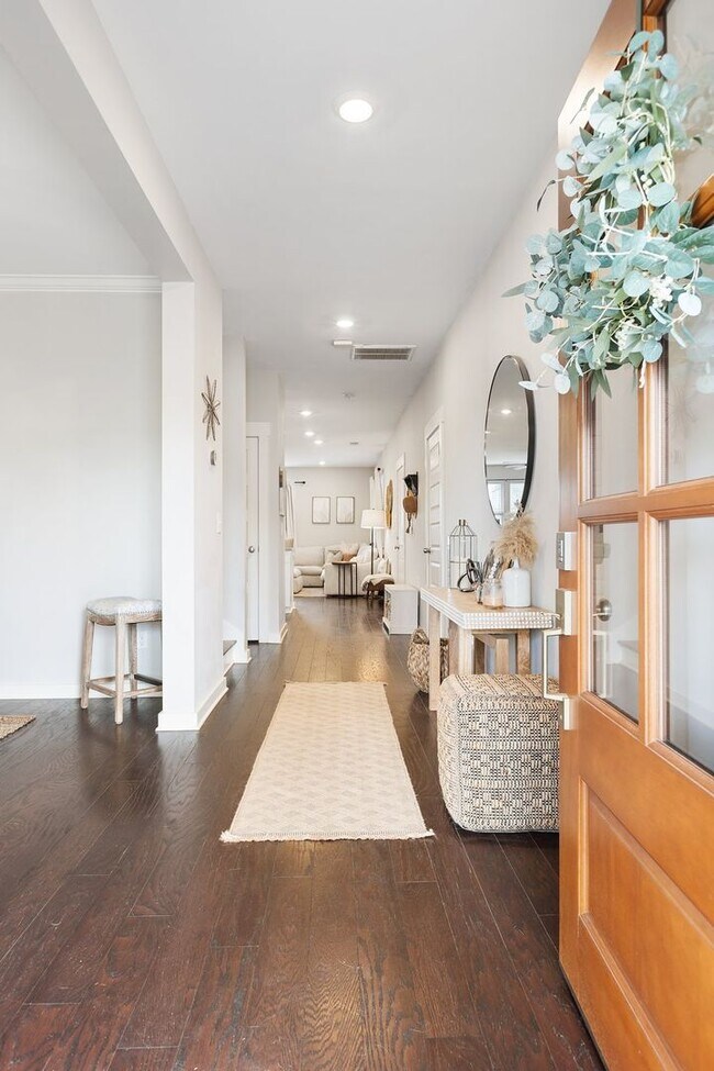 Photo - 3334 Vinemont Dr