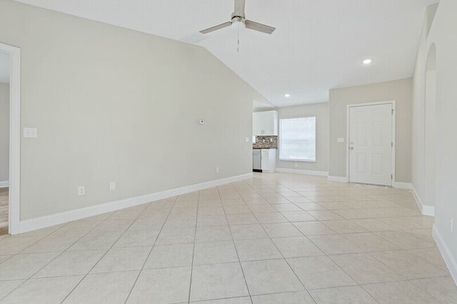 Photo - 34 Reybury Ln