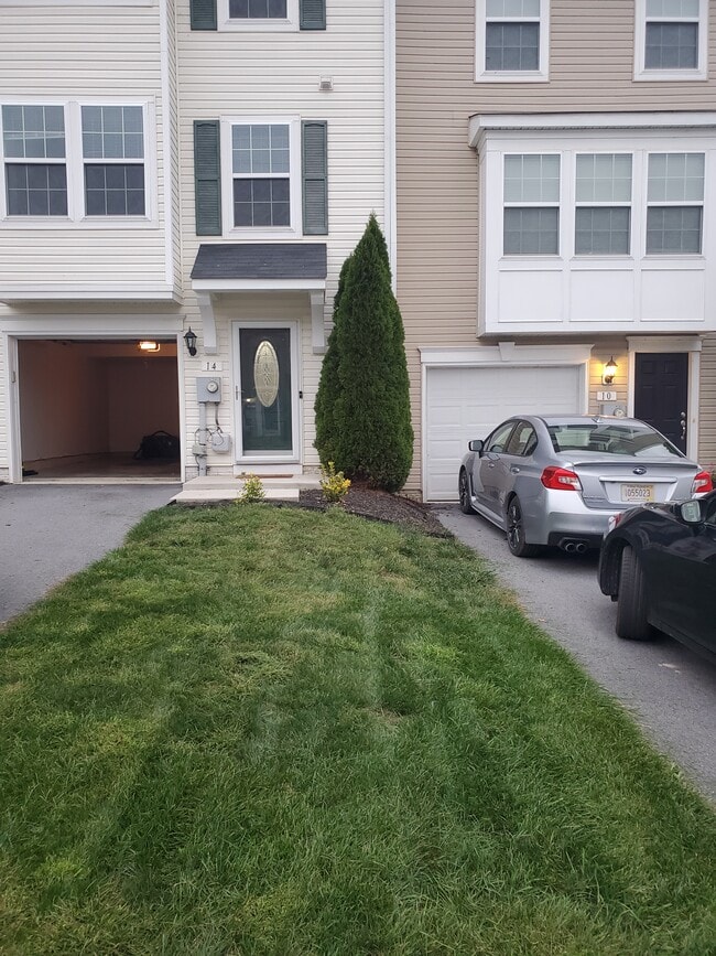 Photo - 14 Venetian Ct Townhome