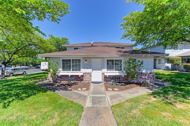 Building Photo - 229 Harding Blvd Unit 1