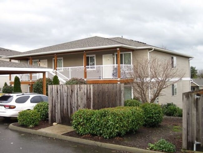 Building Photo - 3 Bed, 2 Bath close to Downtown Ferndale Unit # 202
