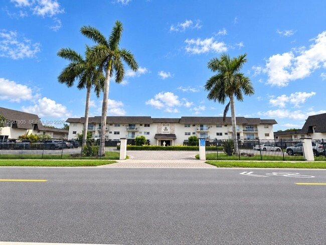 Building Photo - 8475 SW 94th St Unit 108E
