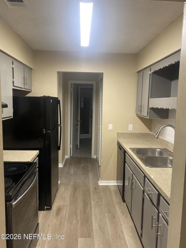 Photo - 467 Lombard St Unit 2C