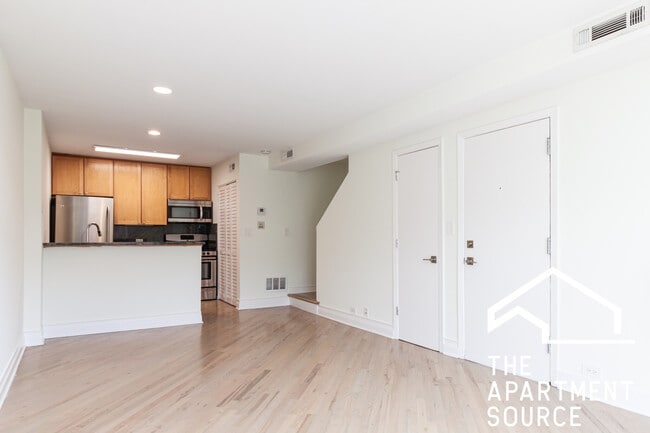 Photo - 936 W Grace St Unit D202