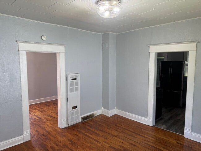 Photo - 3015 Edmond St