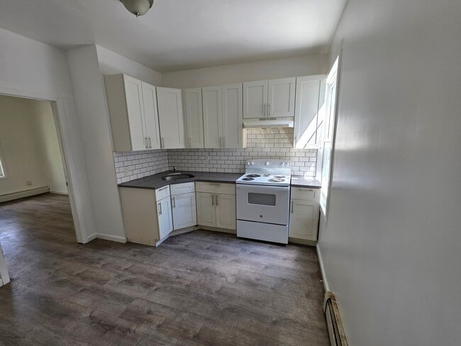 Photo - 18717 Linden Blvd