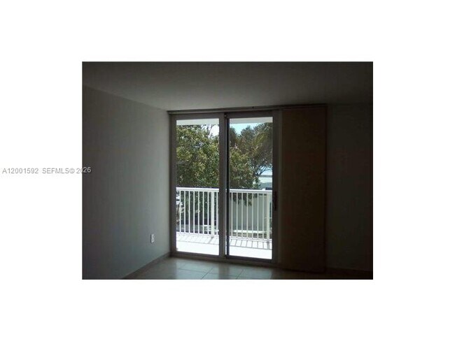 Photo - 150 SE 25th Rd Unidad 8L