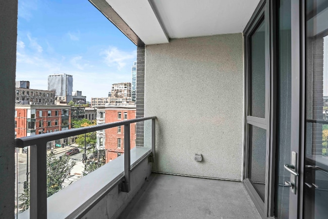 Photo - 152 W Superior St