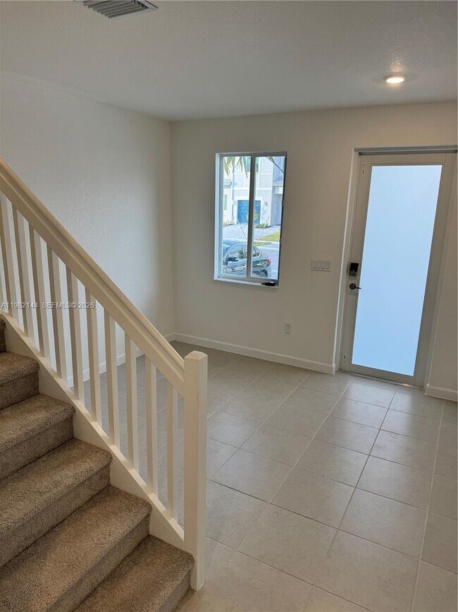 Photo - 656 SE 14th Ct