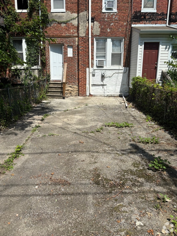 Building Photo - 3013 Ridgewood Ave Rental