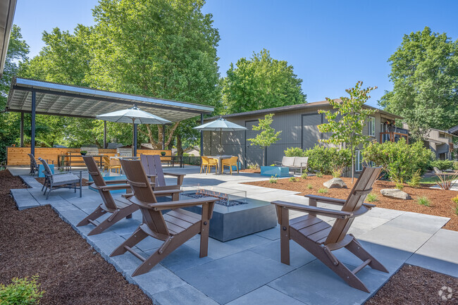 Gazebo - Veri at Timberhill Apartments