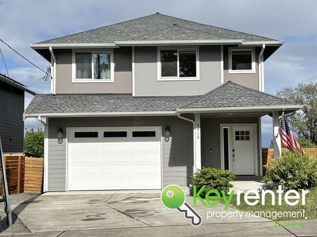 Stylish 4-Bedroom Home with Finished Basem... - Stylish 4-Bedroom Home with Finished Basem...