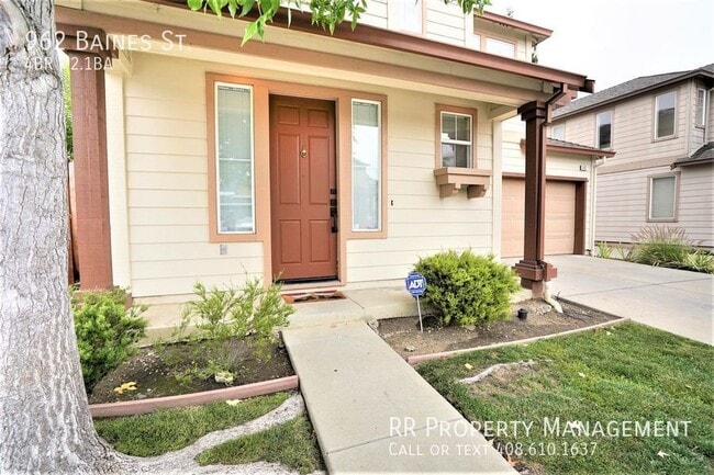 Photo - 962 Baines St