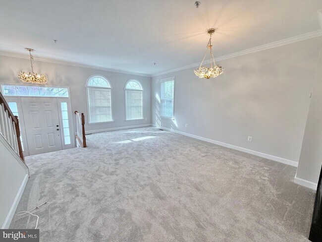 Photo - 300 Garden View Square