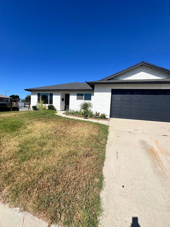 Photo - Oxnard - Four bedroom, two bathroom, singl...