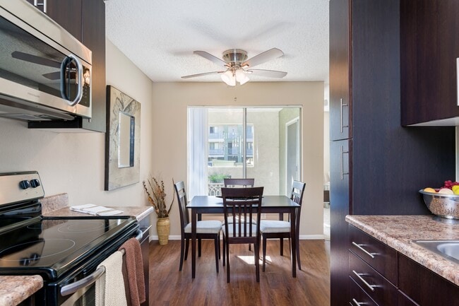 Photo - Navajo Bluffs