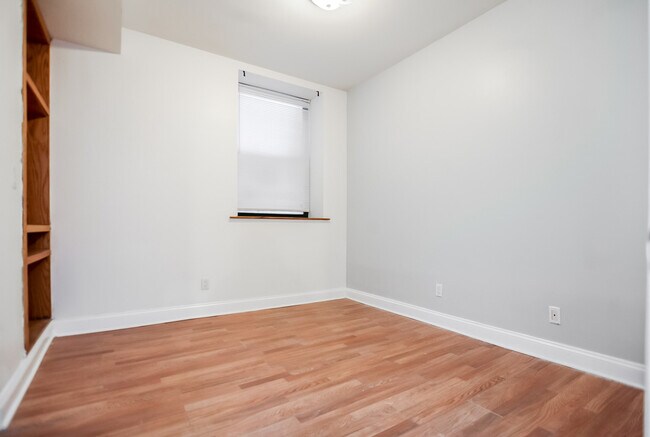 Photo - 7211 S Yates Blvd