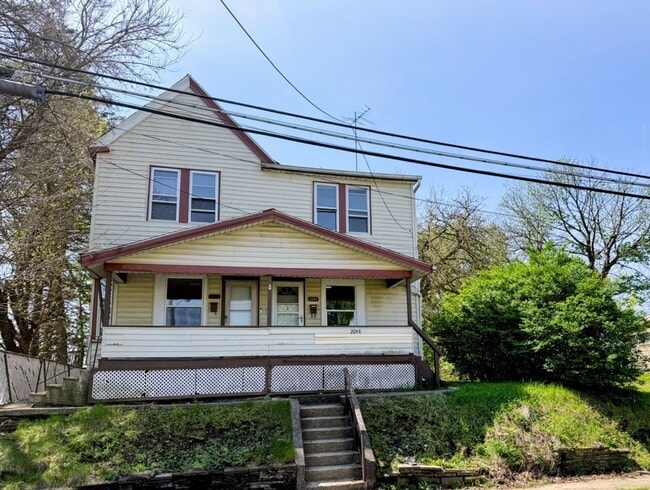 Building Photo - 2048 2nd St NE Unit 2048