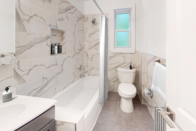 Photo - Highland Montgomery