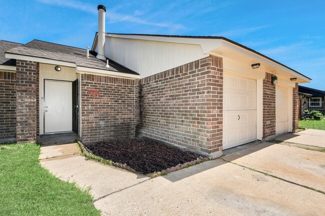 Photo - 16423 Monte Carlo Ln