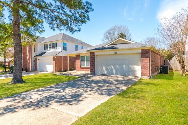 Photo - 914 Parsonfield Ct