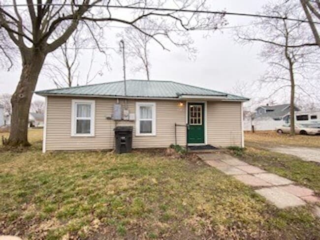 Building Photo - 1 Bedroom Single Family Home in Elkhart!