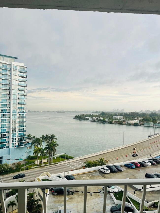 Photo - 7601 E Treasure Dr Unidad 1212b