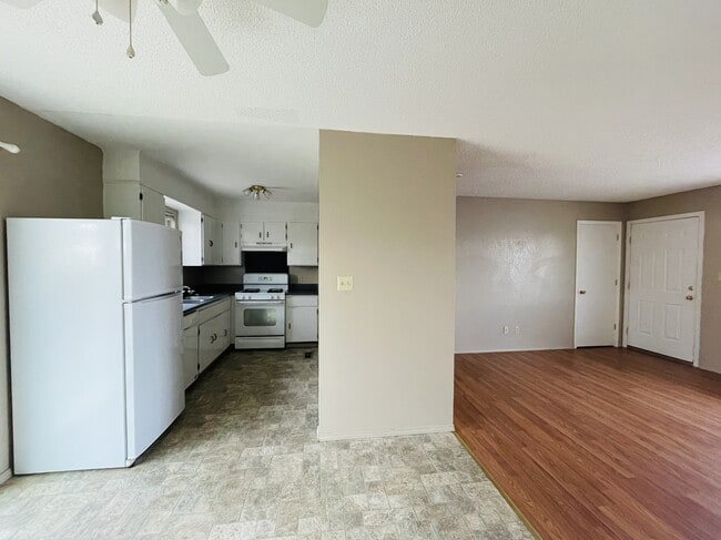 Photo - 1041 Warwick Ave