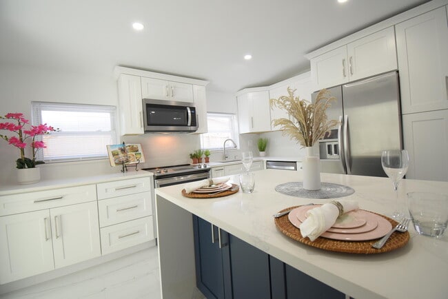 Building Photo - 3541 NW 37th Ave