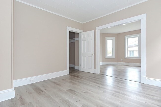 Building Photo - 78 Boisvert St