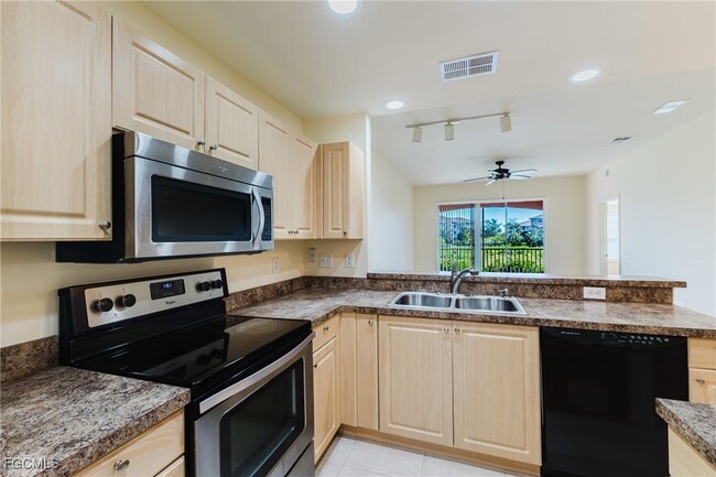 Photo - 15989 Mandolin Bay Dr Unit 204