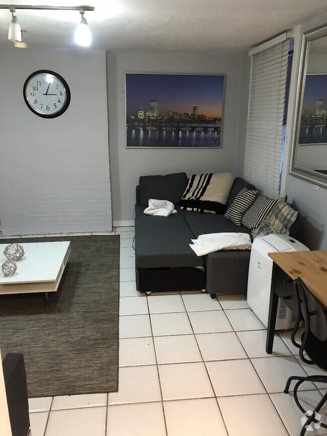 Building Photo - 429 Marlborough St Unit 1 Rental