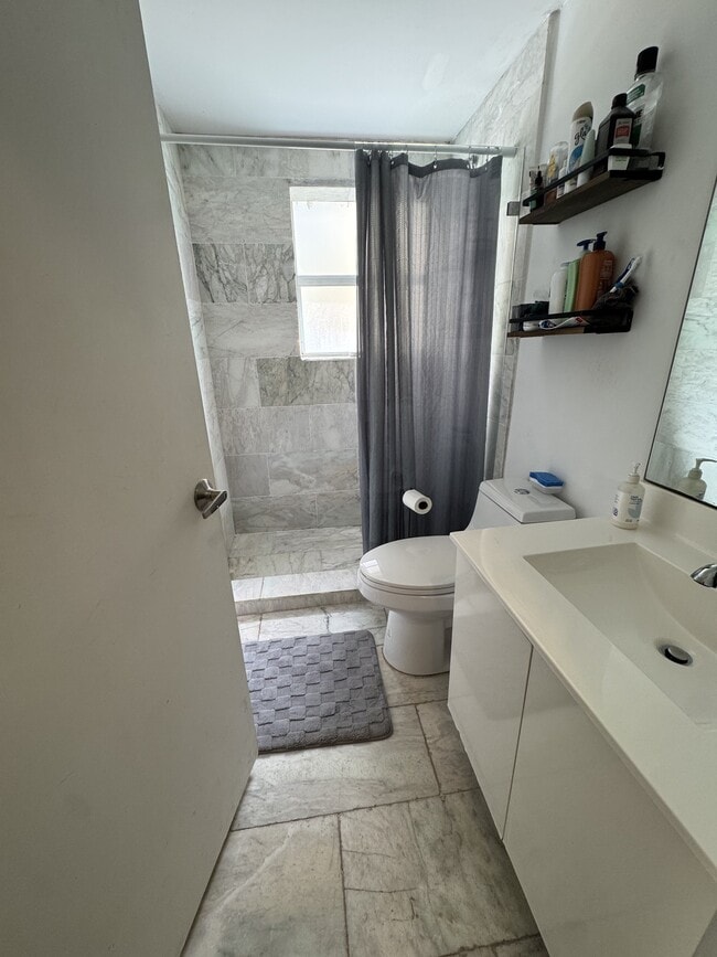 Photo - 810 7th St Unit 106