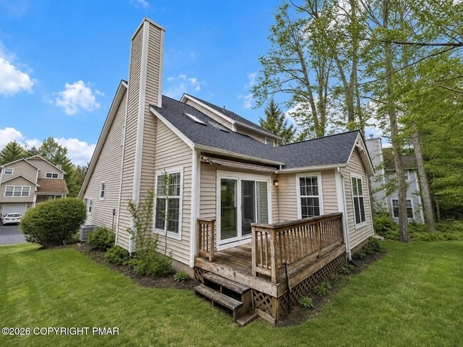 212 Hawthorne Village Ct