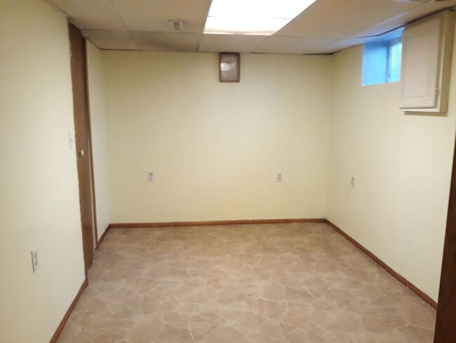 Photo - One level living *4Bed*2Bath Single Family Home. Available May 1!
