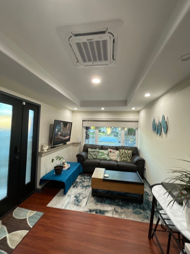 Building Photo - 6449 San Ignacio Ave Rental