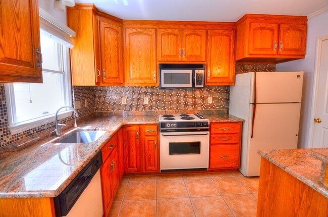 Photo - Centrally Located 2 Bedroom In Hillsborough With Great Updates!