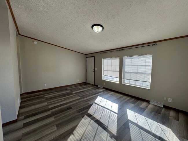 Photo - eld2006 Unit B