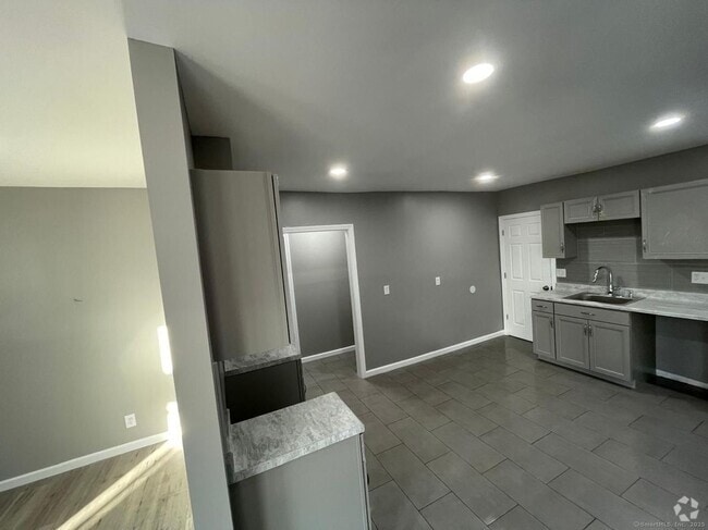 Building Photo - 431 Dixwell Ave Rental