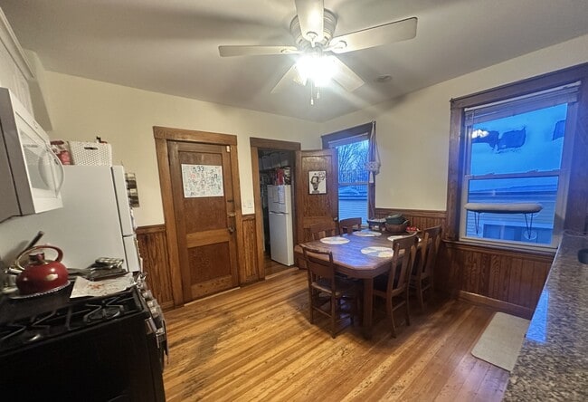 Photo - 31 Iroquois St Unidad 2B