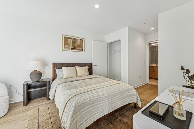 4909 Auburn