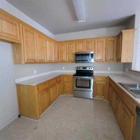 Photo - 710 W Waco St