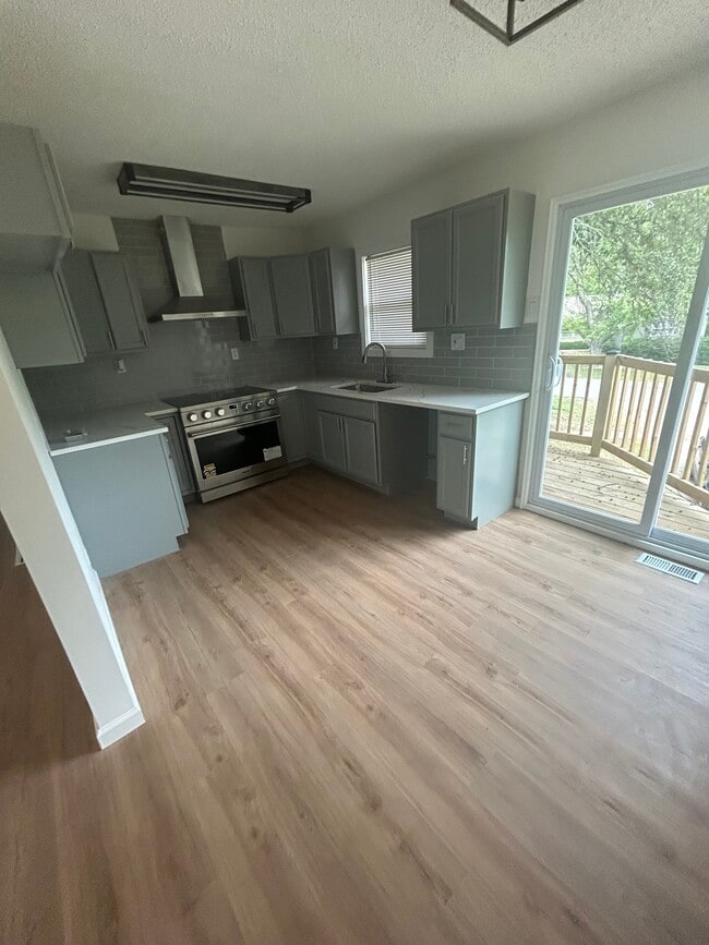 Photo - 5207 Blue Ridge Cutoff