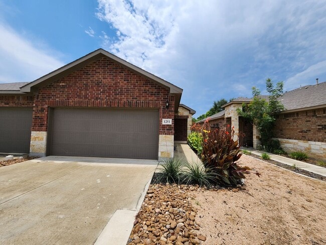 Photo - 3/2/2 Duplex / Less than 1 Mile to Gruene / Fridge Included/ Gas Cooking / Covered Patio / CISD