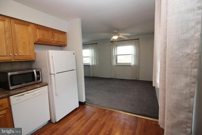 Photo - 7915 Fairfield St
