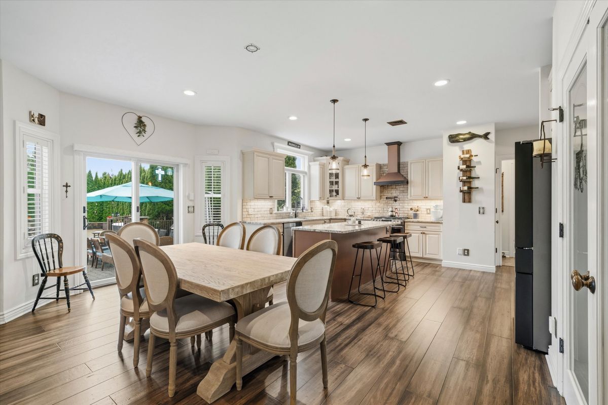 Photo - 3 Canterbury Ln